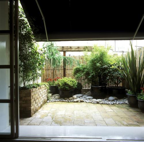 KK体育17个庭院“花园设计”美图炎炎夏日就需要一个能纳凉的院子！(图7)
